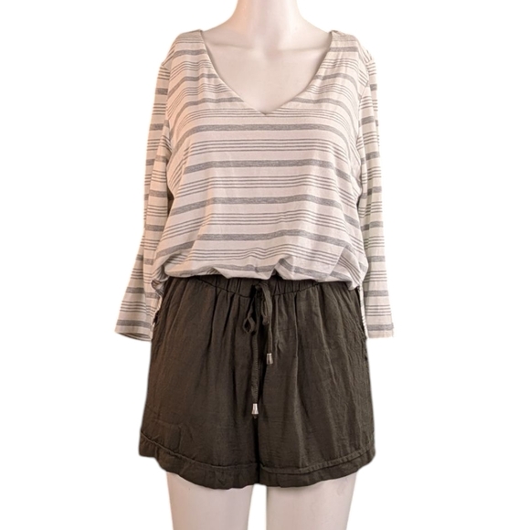 Anthropologie Elevenses Rayon Blend Romper - Picture 2 of 16